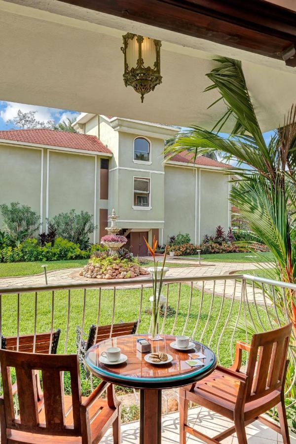 Club Mahindra Acacia Palms Hotel Colva Exterior foto
